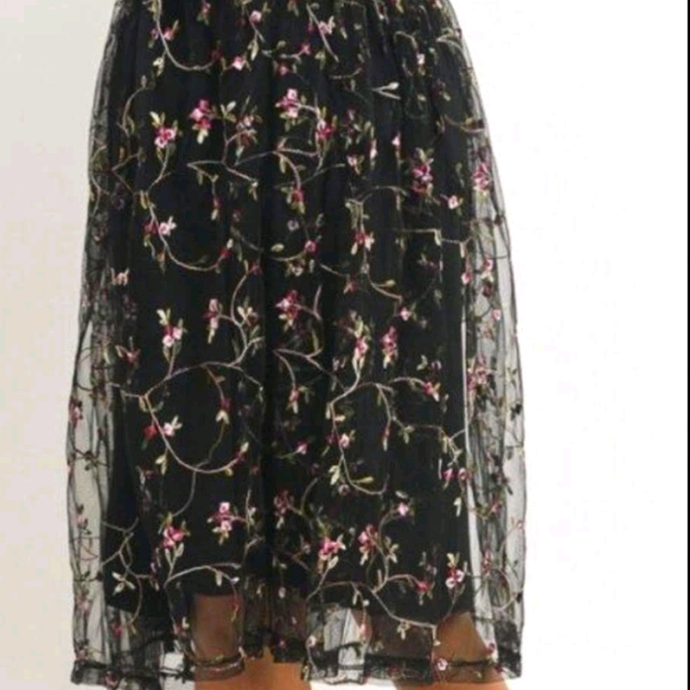 Medium lace floral skirt lined 8 10 midi length sheer